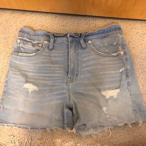 Madewell distressed light blue shorts!